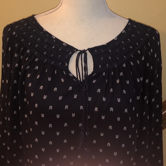 NWT! Forever 21 Women’s Blouse - Picture 2 of 9
